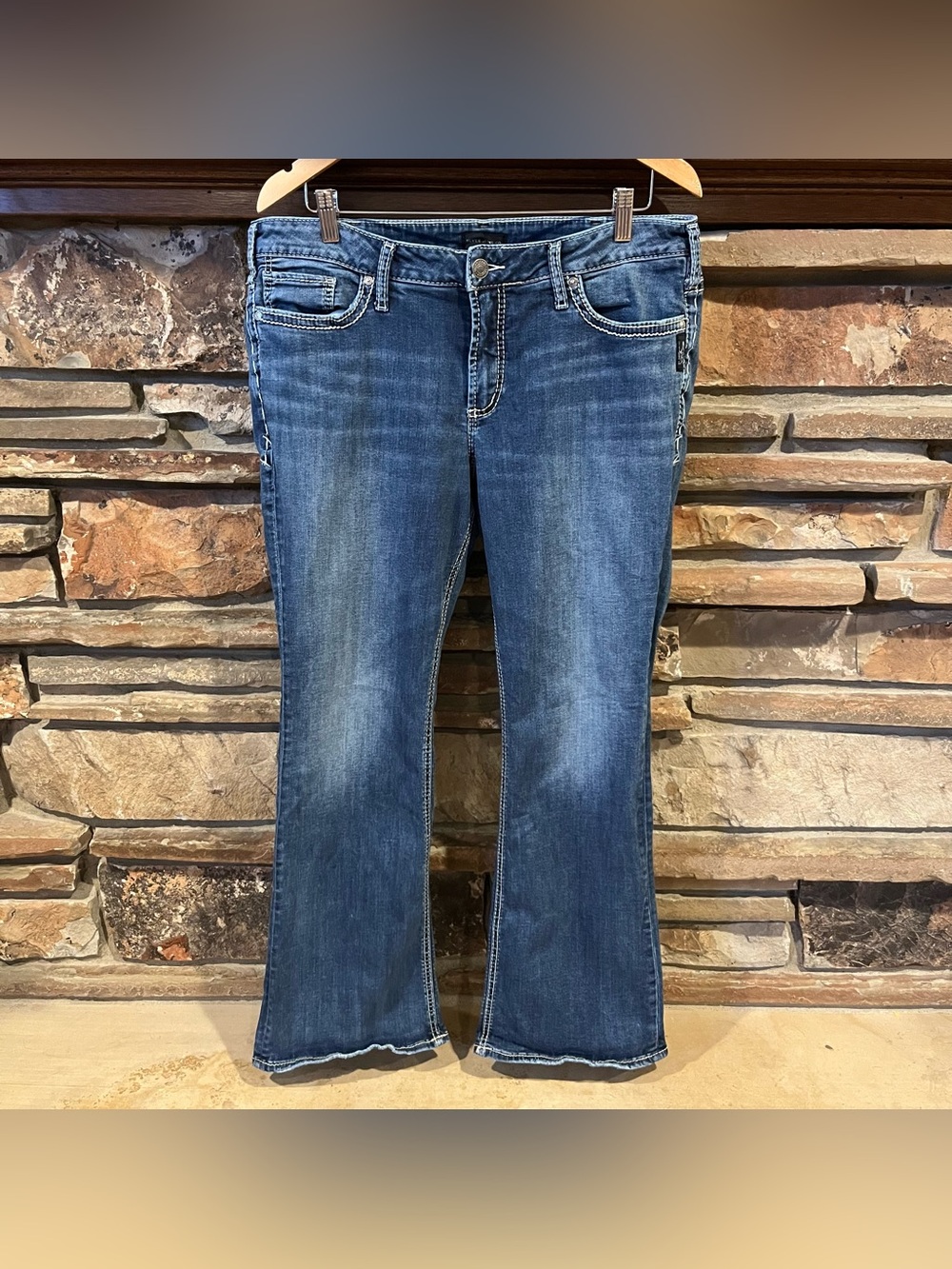 Silver Jeans Suki Bootcut Classic Mid-Rise Blue Jeans